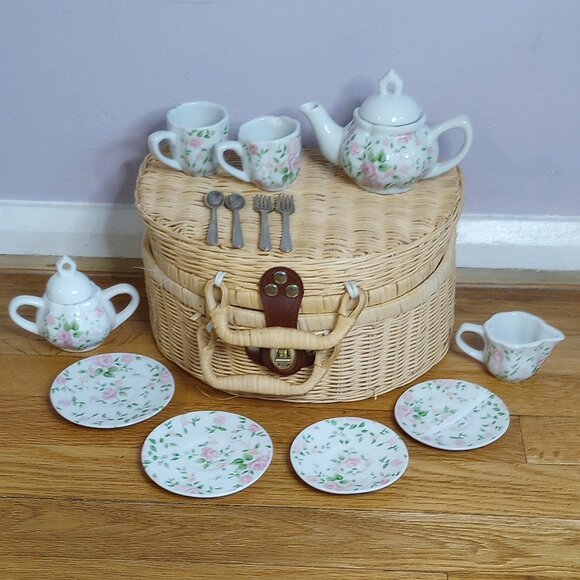 Vintage Delton Fine Collectible Mini Tea Set with wicker carrying case - Picture 1 of 7